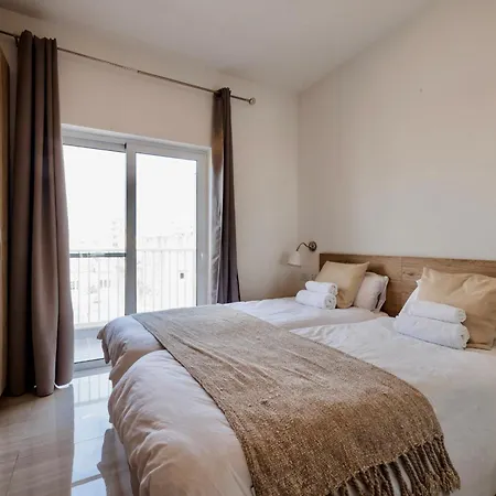 Lejlighed Superb 3 Bed Penthouse With Large Terrace