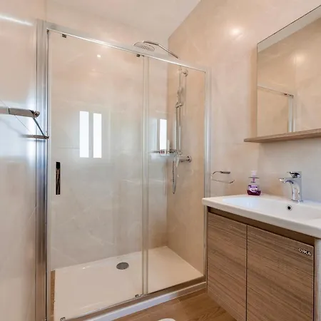 Superb 3 Bed Penthouse With Large Terrace Sliema