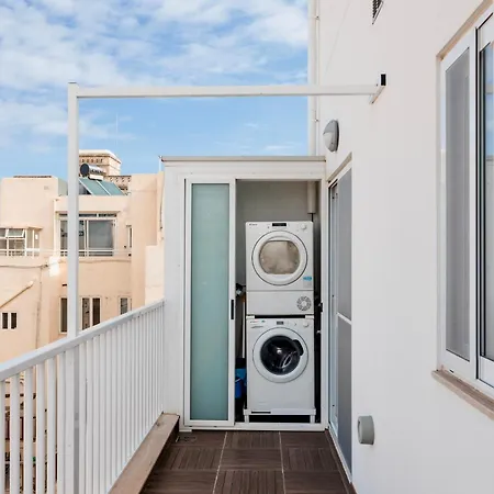 Superb 3 Bed Penthouse With Large Terrace Appartement Sliema