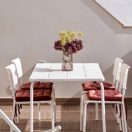 Superb 3 Bed Penthouse With Large Terrace Apartment