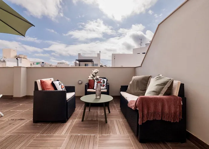 Superb 3 Bed Penthouse With Large Terrace * Sliema