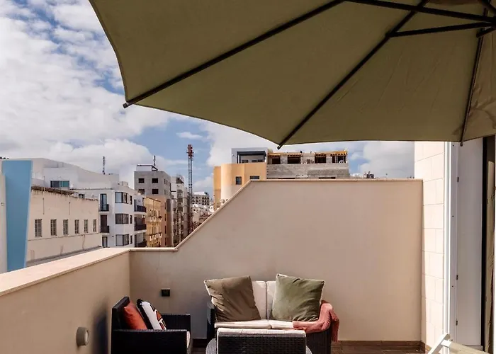 Superb 3 Bed Penthouse With Large Terrace