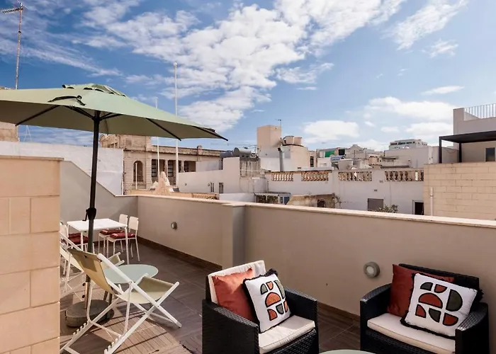 Superb 3 Bed Penthouse With Large Terrace