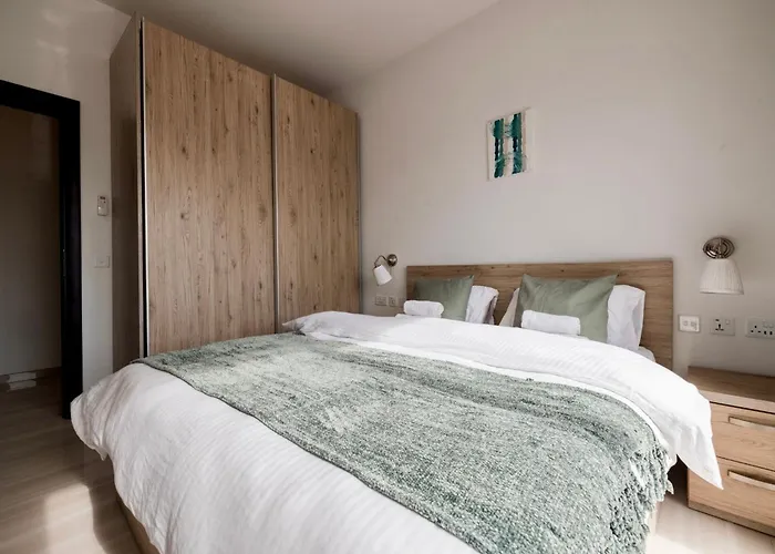 Superb 3 Bed Penthouse With Large Terrace Apartament *