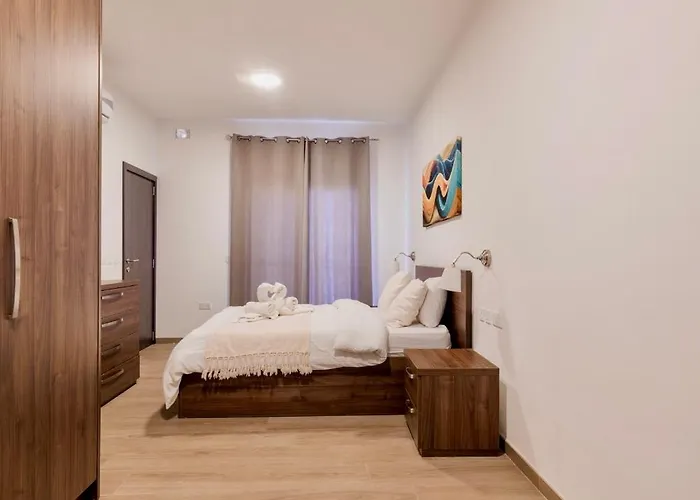 Superb 3 Bed Penthouse With Large Terrace Apartament