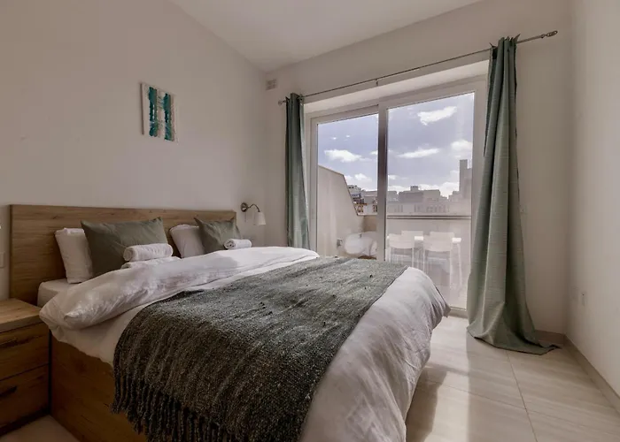 Superb 3 Bed Penthouse With Large Terrace Apartament *